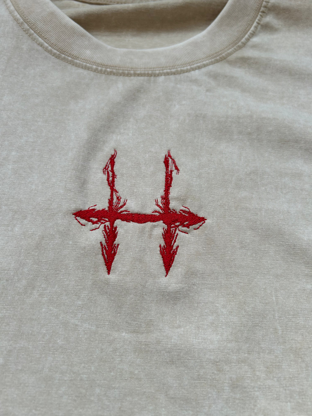 Blood manipulation tee