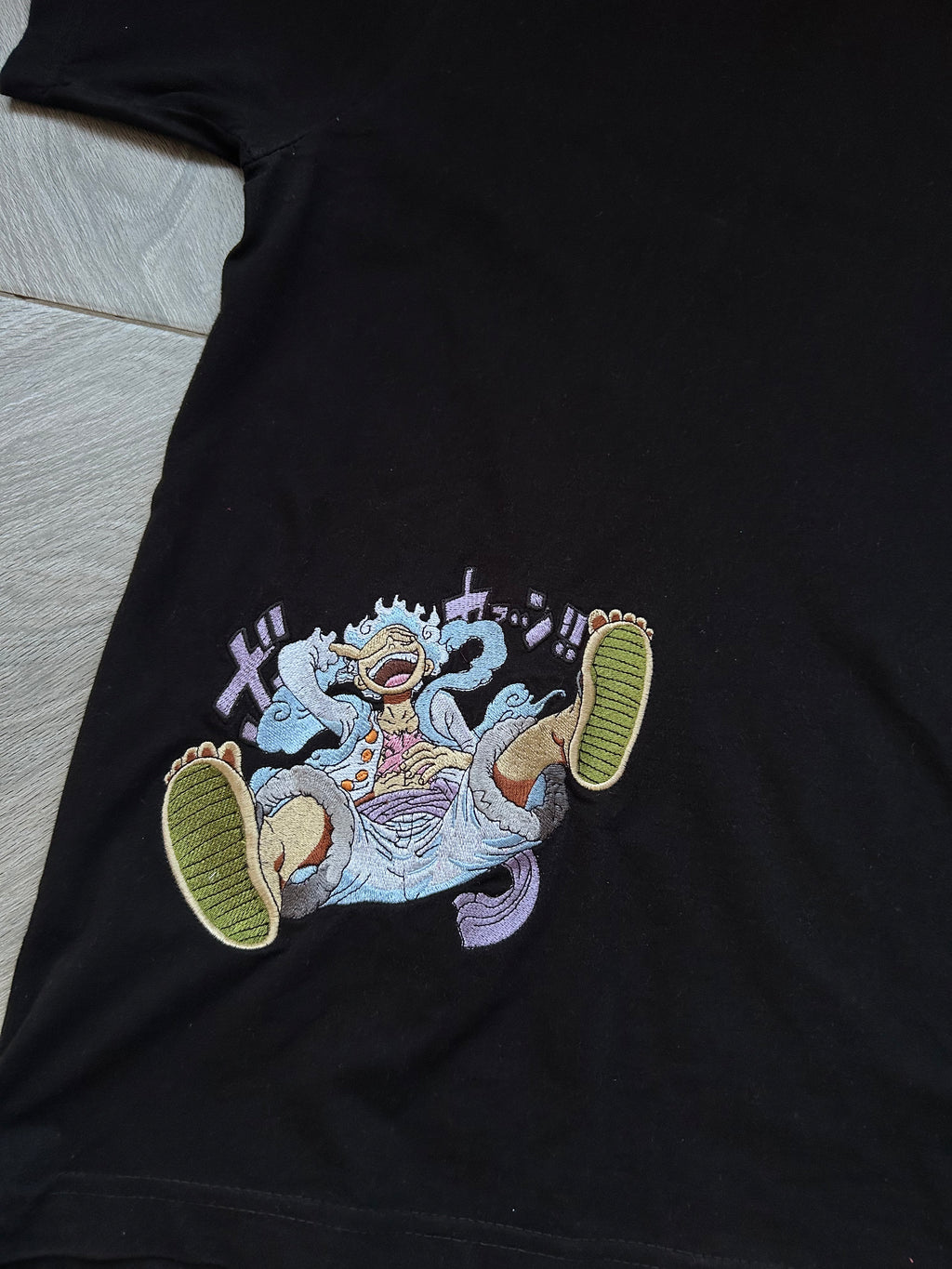 Gear 5 Tee Nika