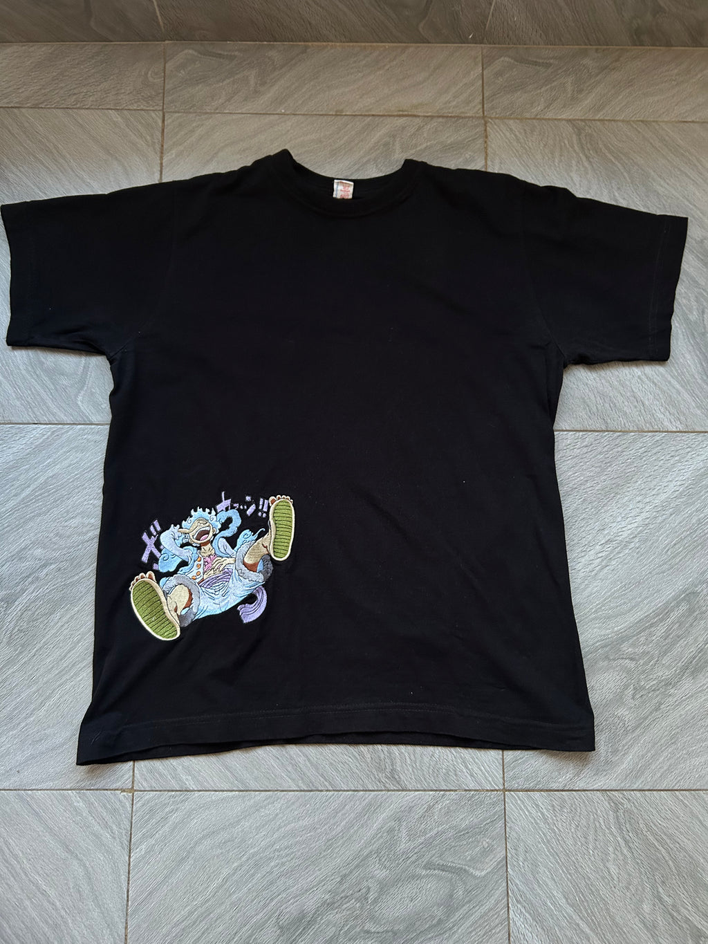 Gear 5 Tee Nika