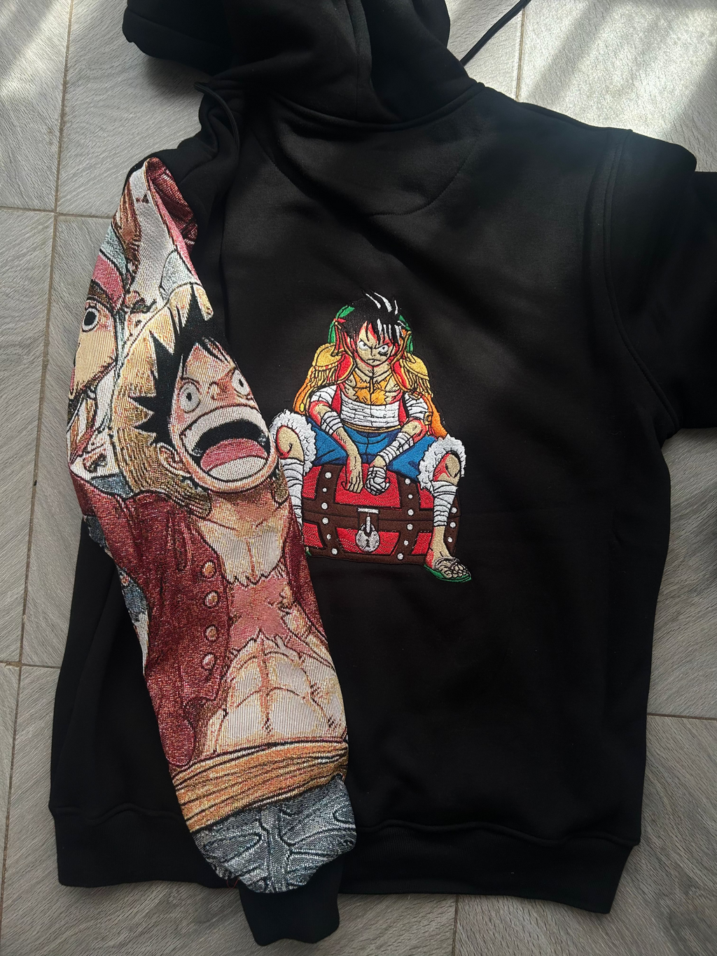 King of the Pirates Sleeve hoodie